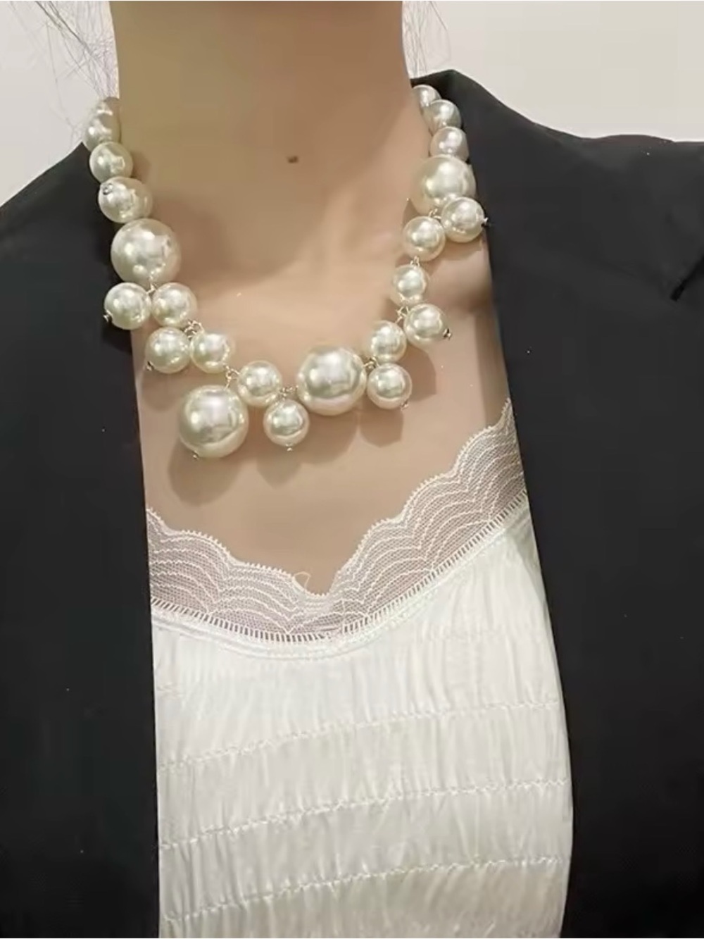 Classic Ivory Pearl Statement Necklace - Women Jewelry - Picture 3 of 3